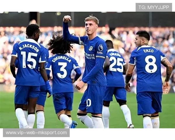 切尔西两翼横向推进持续制造威胁——蓝军的进攻艺术与现代足球之美